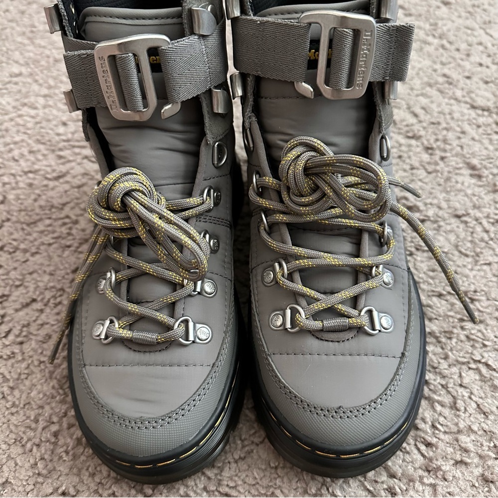 Dr. Martens Combs Tech Padded Quilted Nickel Gray Womens 5 - Picture 3 of 13